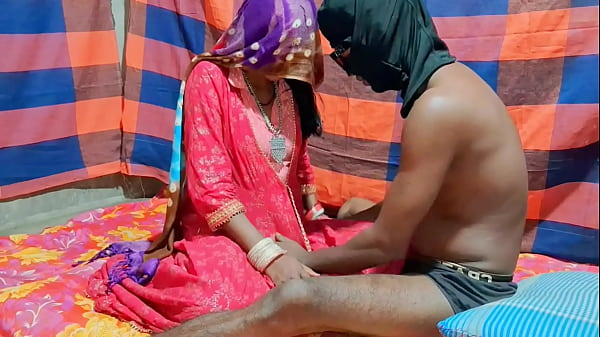 भारतीय सेक्सी बीवी की गर्म चुदाई, सलवार कमीज में नंगा नाच और गीली चूत का मजा