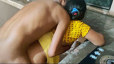 भारतीय देसी बीवी की कड़क चुदाई