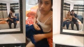 बिहारी कॉलेज की चुदक्कड़ छात्रा अपने मास्टरजी को चोद रही है