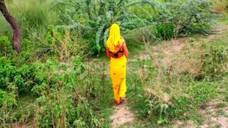 भारतीय जंगल में एक गरम औरत की अश्लील हरकतें