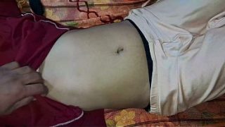 भूखी देसी भाभी ने देवर के लंड को गहराई तक चूसा