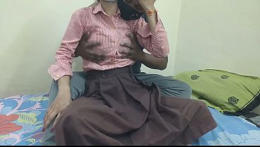 भारतीय कॉलेज की छात्रा का बॉयफ्रेंड के साथ कमरे में जोरदार चुदाई, गर्म रात का मजा