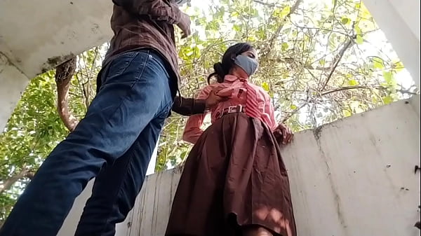 देसी गर्म माल स्कूल की सौतेली बहन की चुदाई, गाँव की छोरी की तंग फट चट करती हुई हिंदी आवाज़ में सेक्स