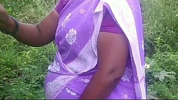 गाँव का जोड़ा खुले में उठा-पटक