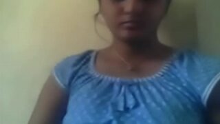 बांग्ला की रंडी लाइव कैम पर अपनी चूत दिखा रही है