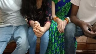 भारतीय पत्नियाँ अपने पतियों को देसी नीली फिल्म में बदल देती हैं